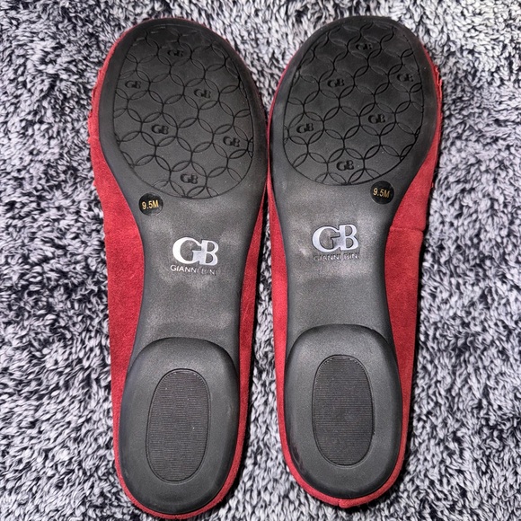 Red shoes - Picture 2 of 4